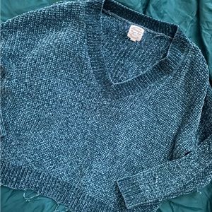 Distressed sweater 🍂